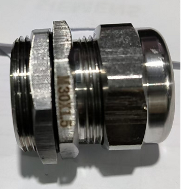 新豪 304防水接头